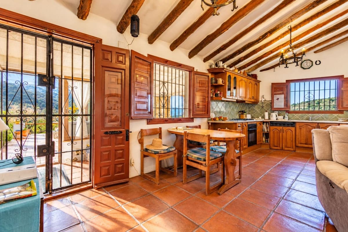 2 bedroom Villa for sale in Competa with pool - € 349,000 (Ref: 10158769)