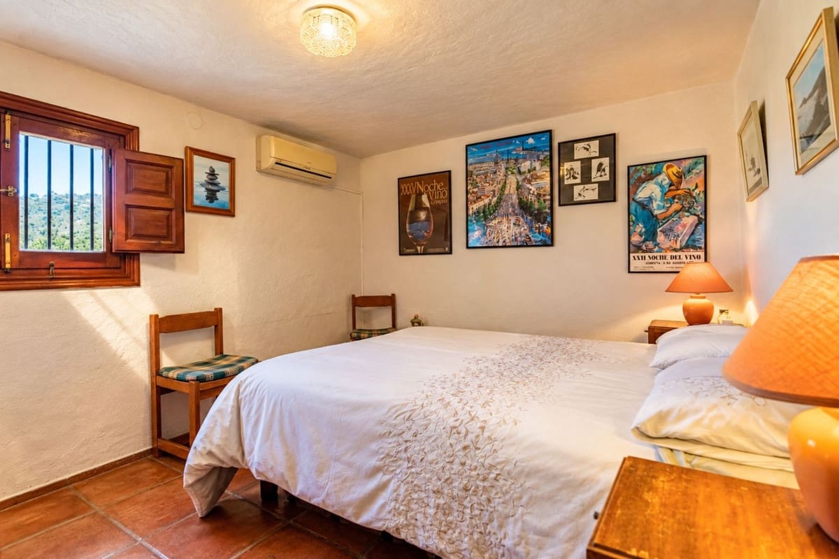 2 bedroom Villa for sale in Competa with pool - € 349,000 (Ref: 10158769)