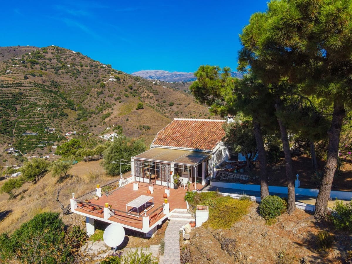 2 bedroom Villa for sale in Competa with pool - € 349,000 (Ref: 10158769)