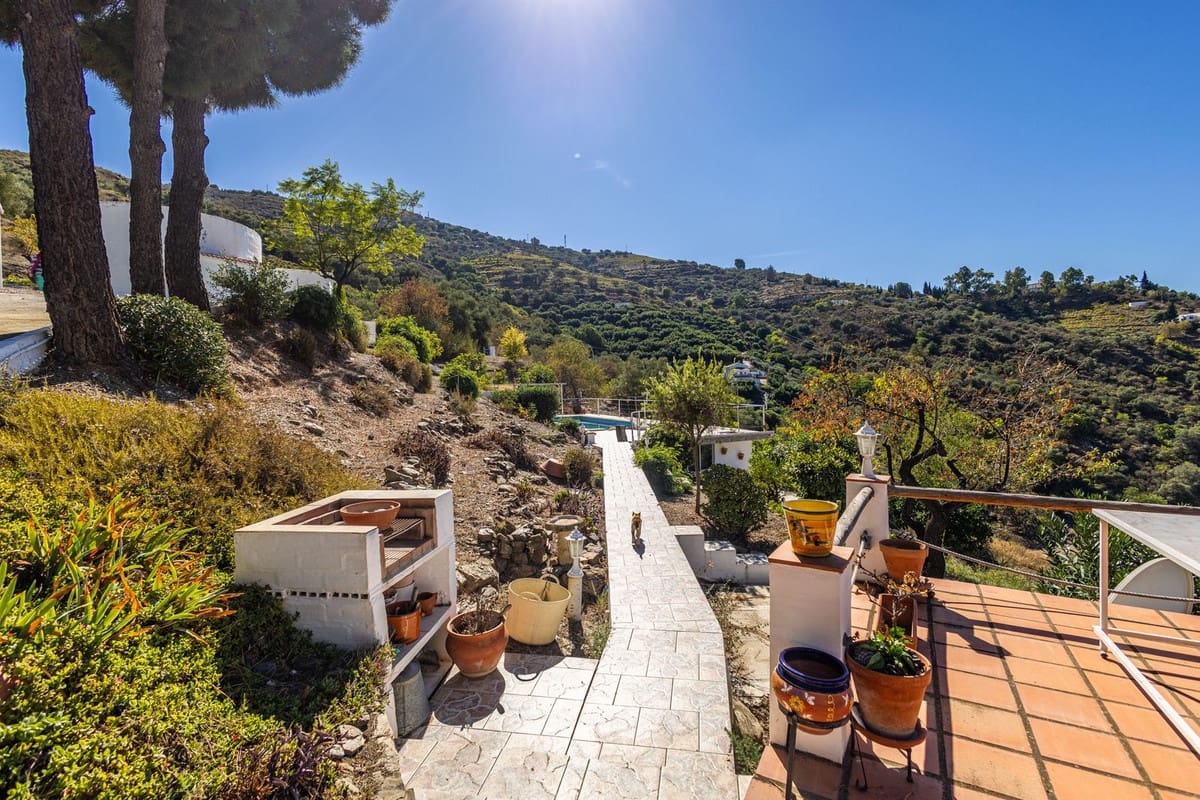 2 bedroom Villa for sale in Competa with pool - € 349,000 (Ref: 10158769)