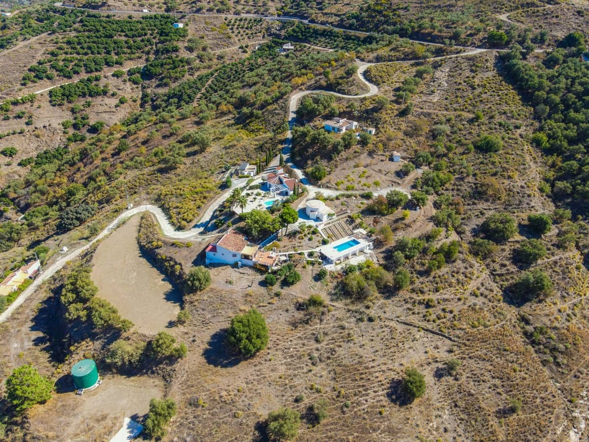 2 bedroom Villa for sale in Competa with pool - € 349,000 (Ref: 10158769)