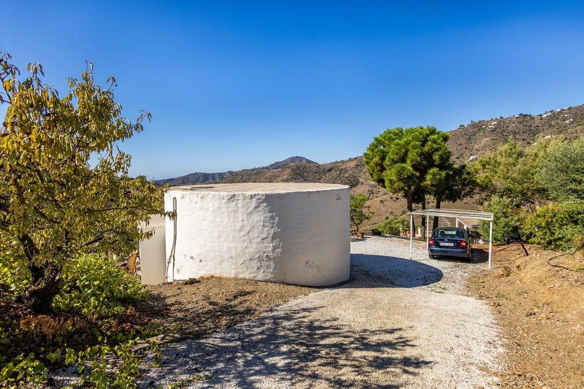 2 bedroom Villa for sale in Competa with pool - € 349,000 (Ref: 10158769)