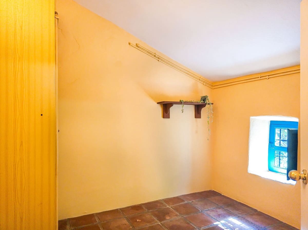 5 bedroom Finca/Country House for sale in Canillas de Albaida with pool garage - € 395,000 (Ref: 10164015)