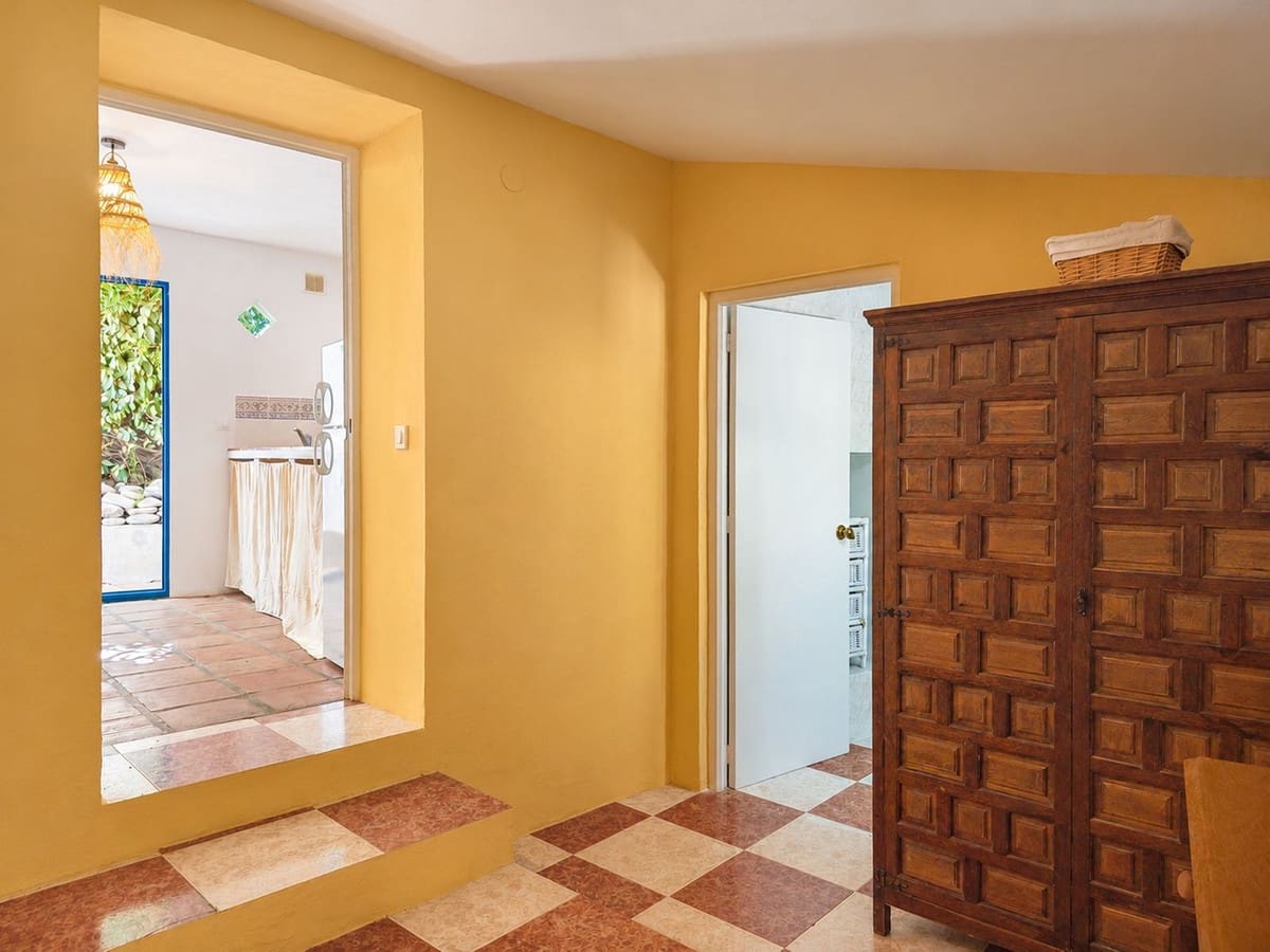 5 bedroom Finca/Country House for sale in Canillas de Albaida with pool garage - € 395,000 (Ref: 10164015)