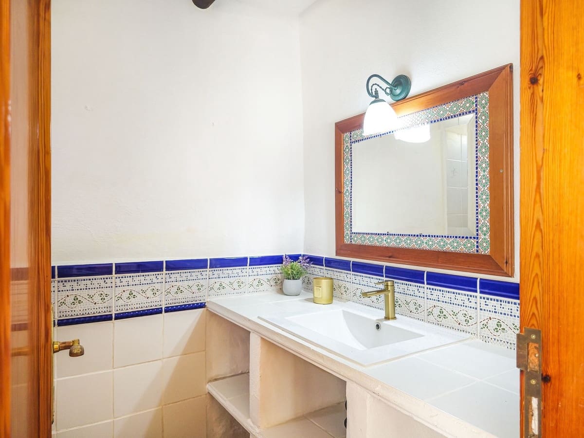 5 bedroom Finca/Country House for sale in Canillas de Albaida with pool garage - € 395,000 (Ref: 10164015)