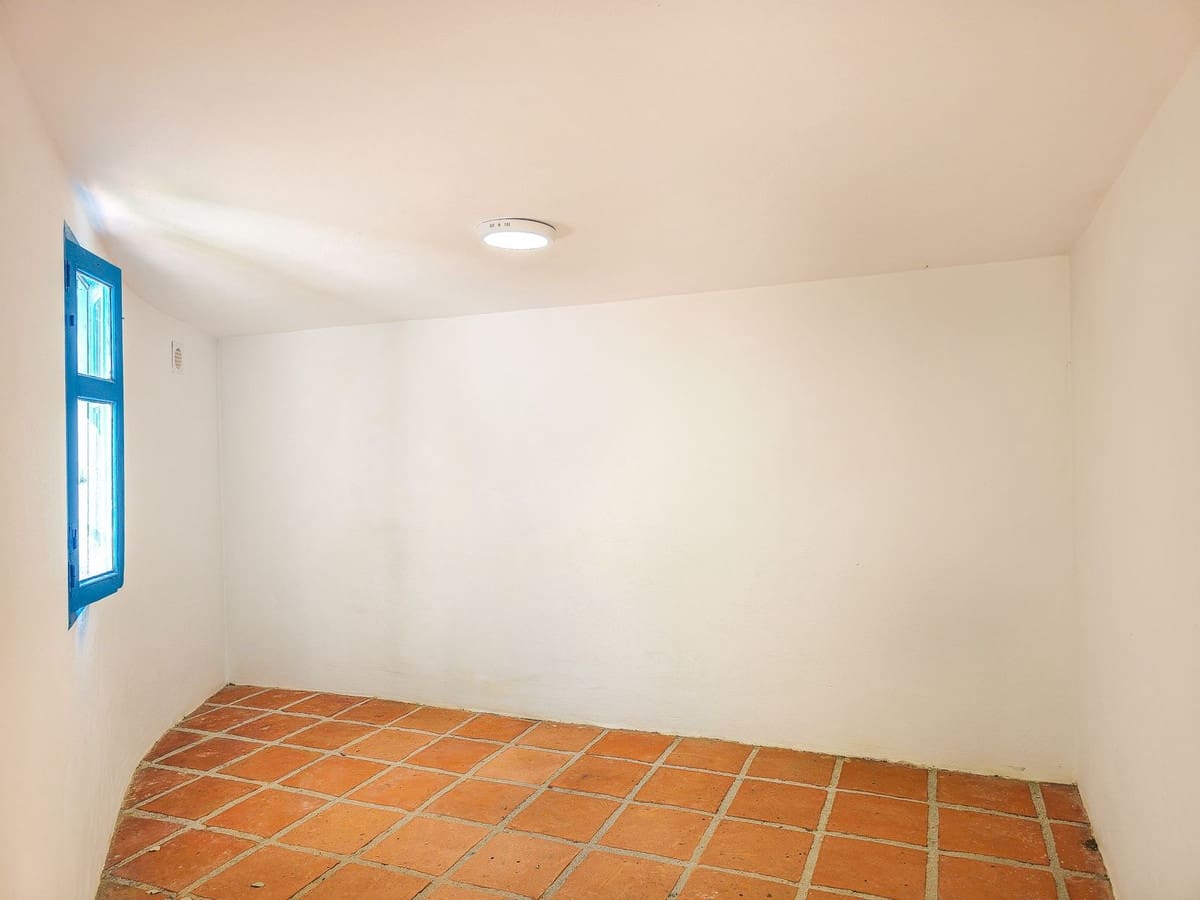 5 bedroom Finca/Country House for sale in Canillas de Albaida with pool garage - € 395,000 (Ref: 10164015)