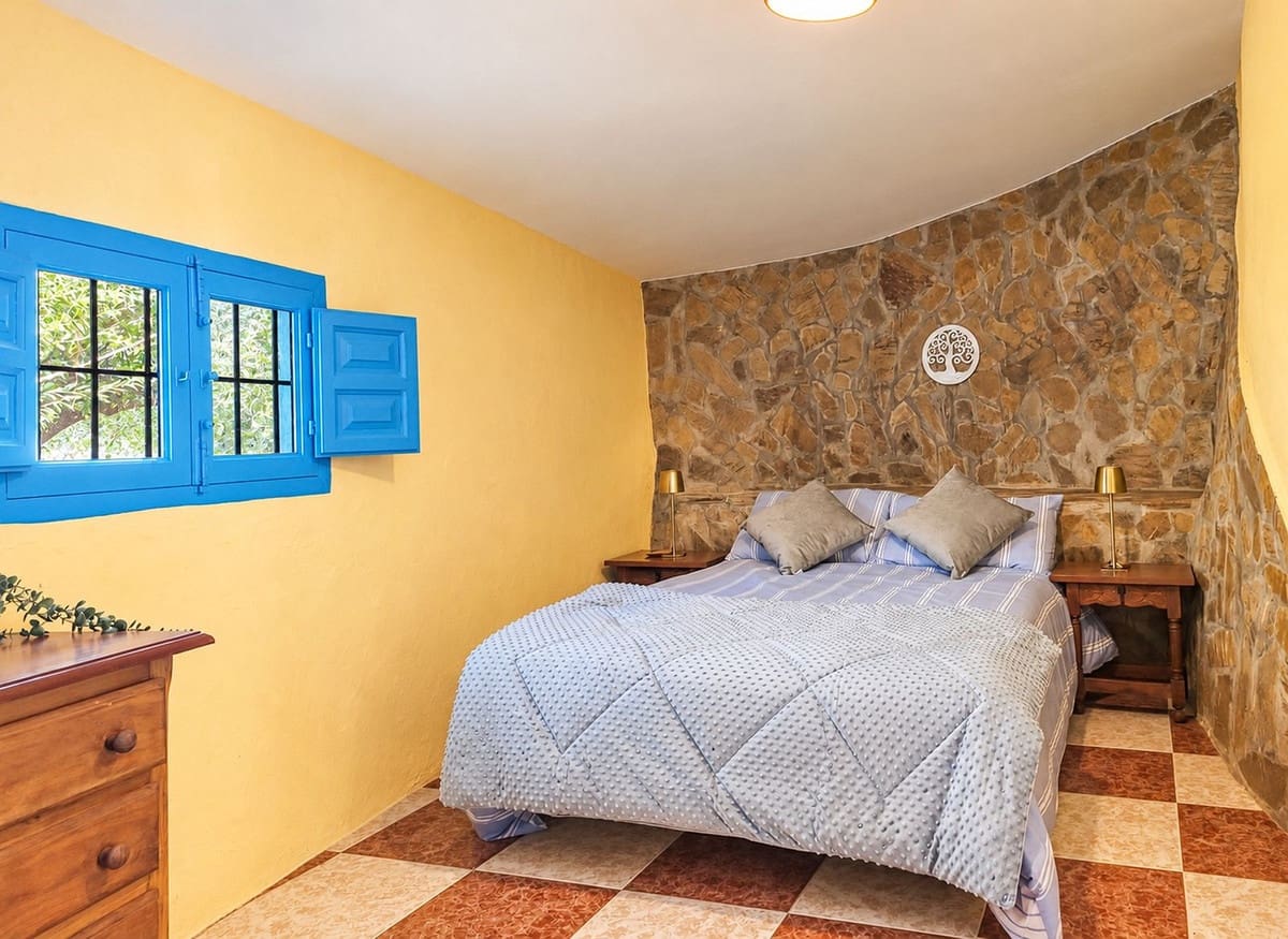 5 bedroom Finca/Country House for sale in Canillas de Albaida with pool garage - € 395,000 (Ref: 10164015)