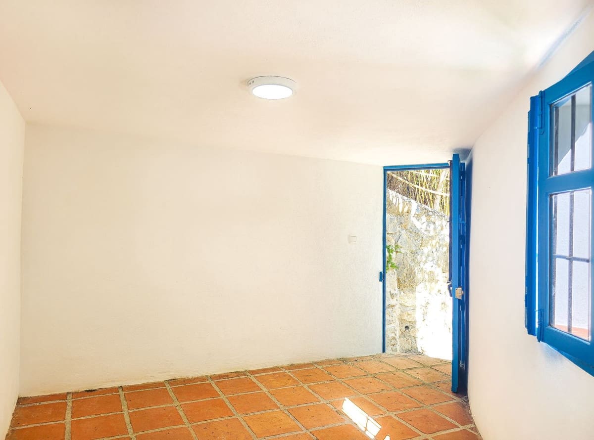 5 bedroom Finca/Country House for sale in Canillas de Albaida with pool garage - € 395,000 (Ref: 10164015)