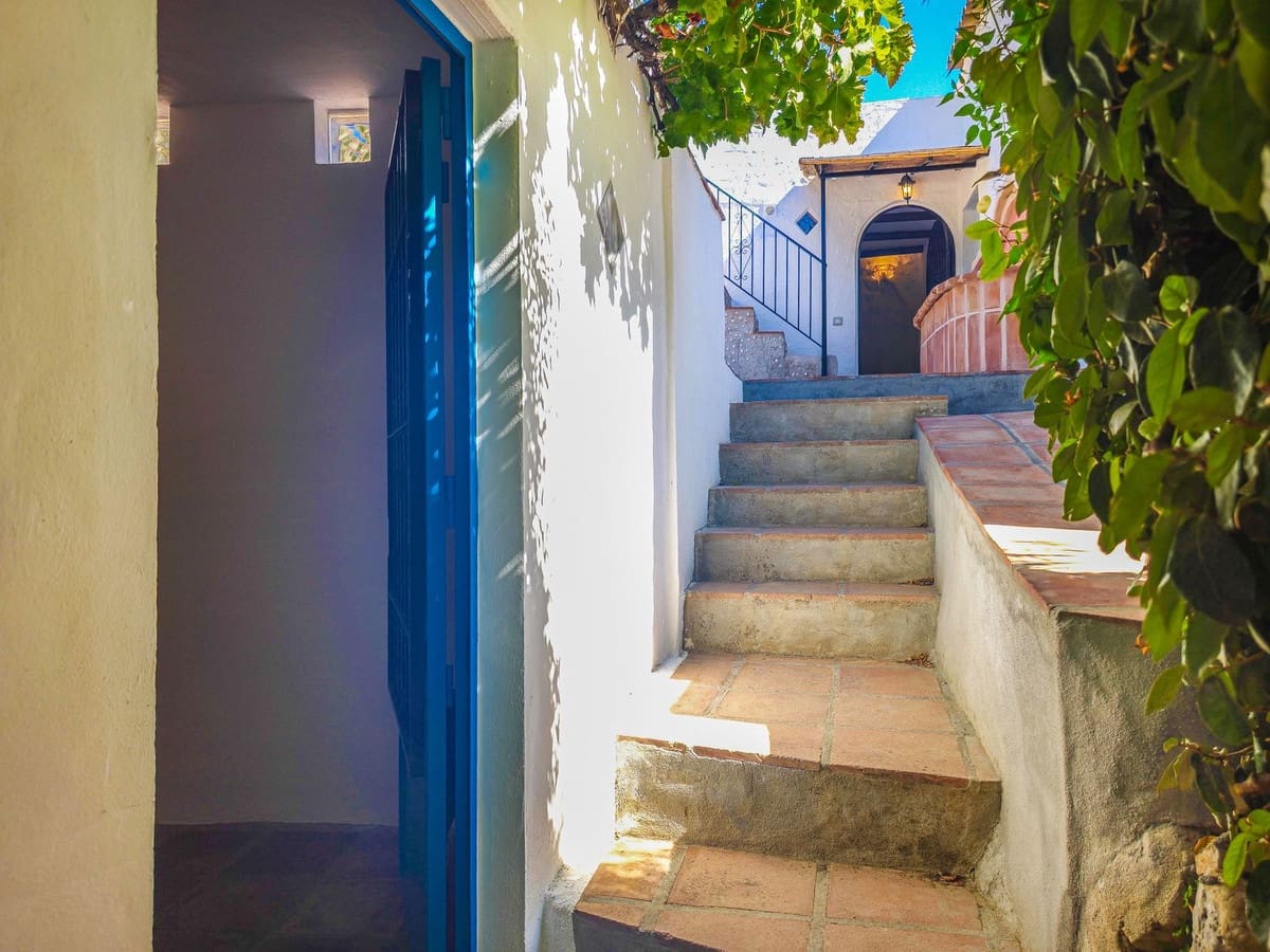 5 bedroom Finca/Country House for sale in Canillas de Albaida with pool garage - € 395,000 (Ref: 10164015)