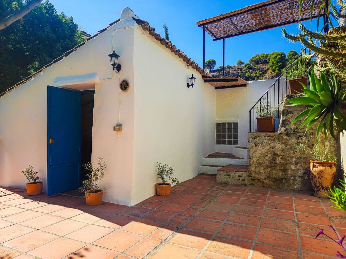 5 bedroom Finca/Country House for sale in Canillas de Albaida with pool garage - € 395,000 (Ref: 10164015)