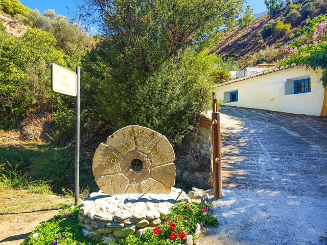 5 quarto Quinta/Casa Rural para venda em Canillas de Albaida com piscina garagem - 395 000 € (Ref: 10164015)