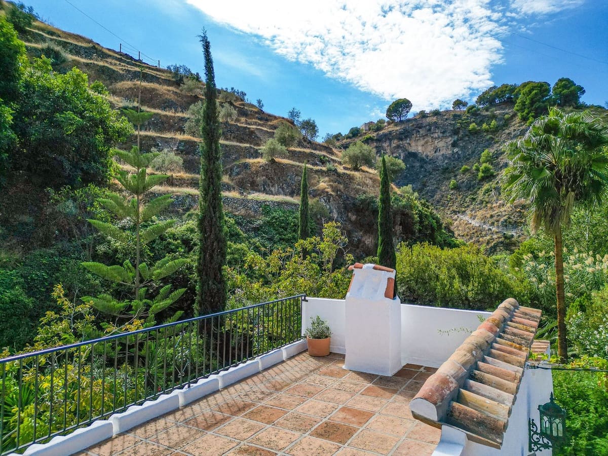 5 bedroom Finca/Country House for sale in Canillas de Albaida with pool garage - € 395,000 (Ref: 10164015)