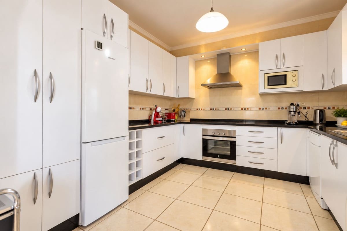 7 sypialnia Willa na sprzedaż w Competa z basenem garażem - 1 399 000 € (Ref: 10172286)