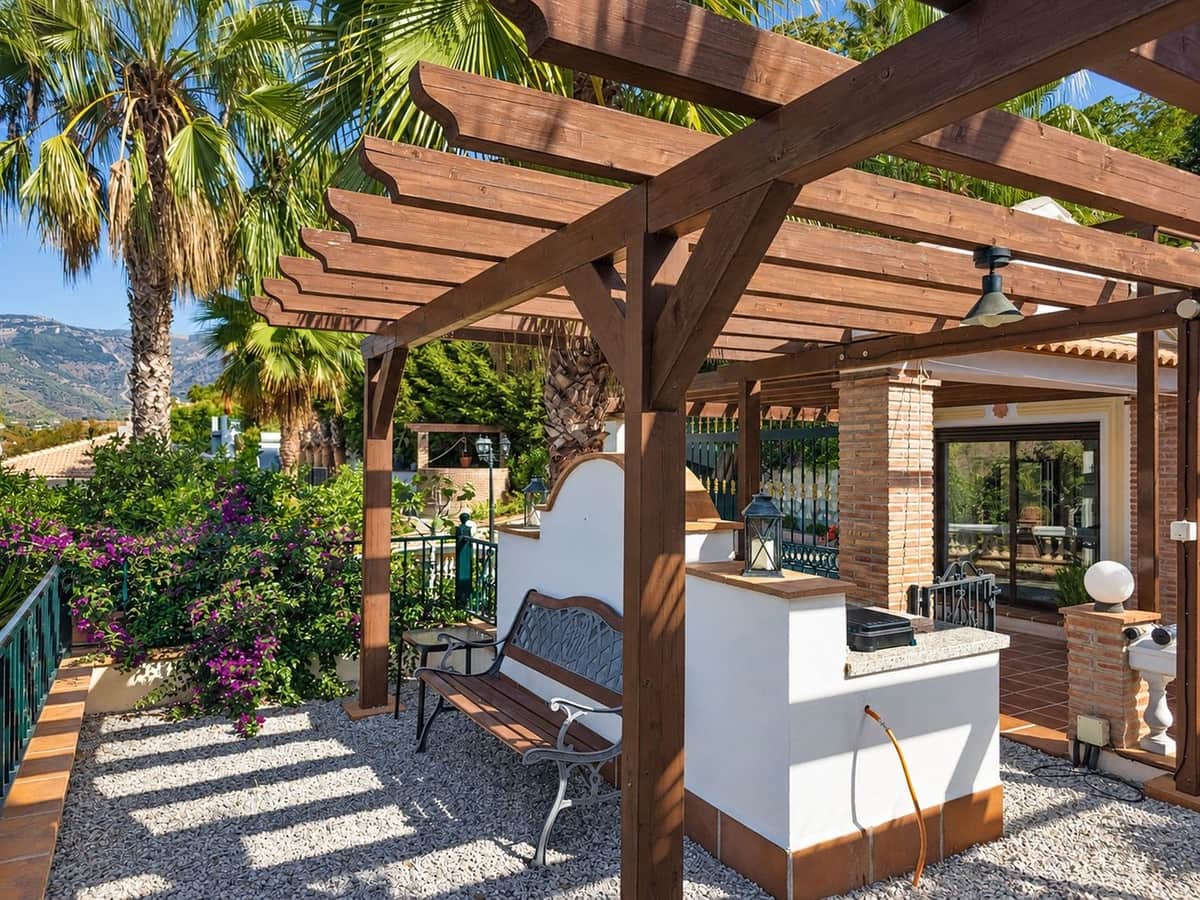 7 sypialnia Willa na sprzedaż w Competa z basenem garażem - 1 399 000 € (Ref: 10172286)