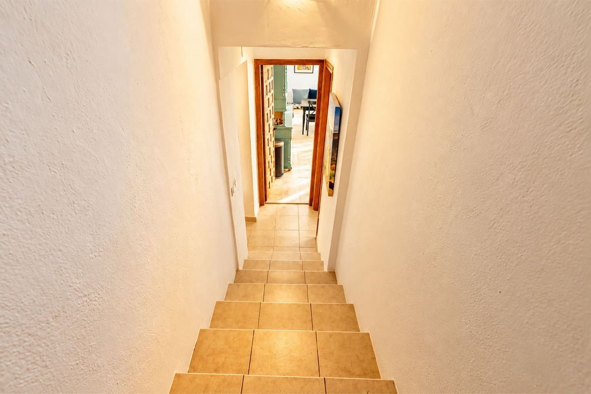 5 slaapkamer Villa te koop in Iznajar met zwembad garage - € 375.000 (Ref: 10175468)