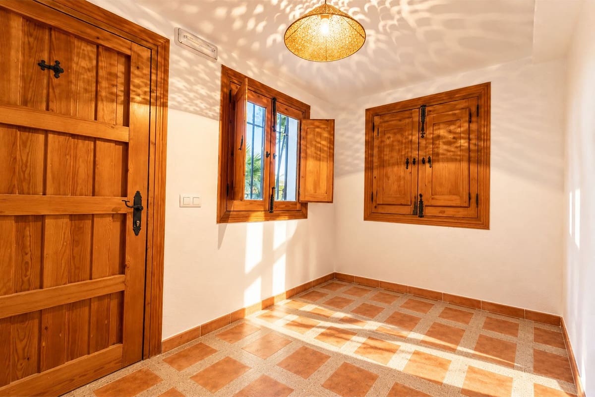 5 slaapkamer Villa te koop in Iznajar met zwembad garage - € 375.000 (Ref: 10175468)