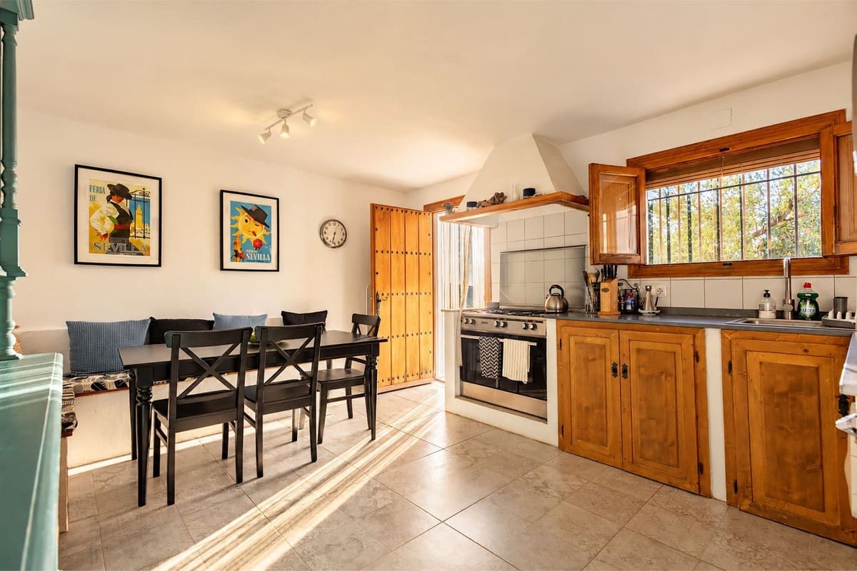 5 slaapkamer Villa te koop in Iznajar met zwembad garage - € 375.000 (Ref: 10175468)