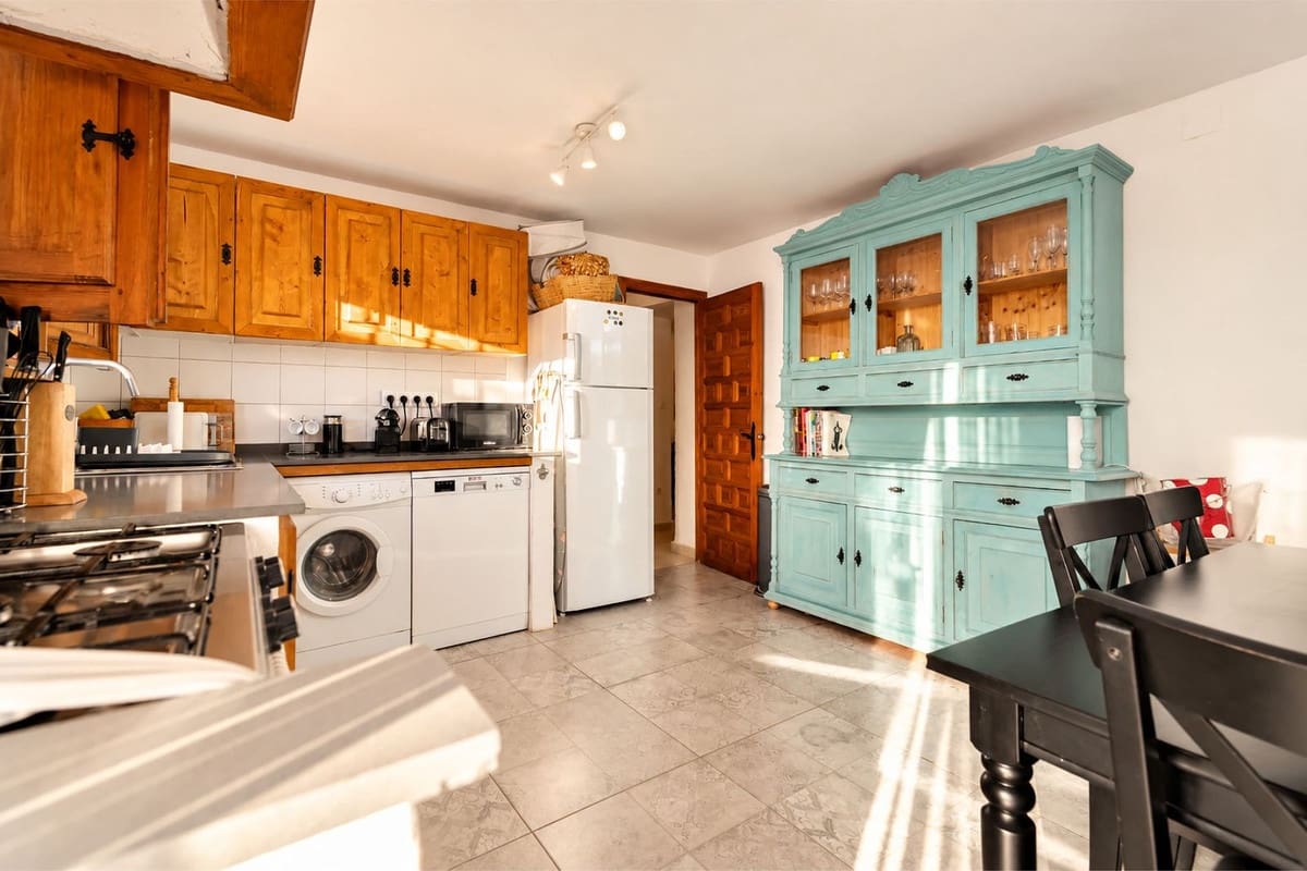 5 slaapkamer Villa te koop in Iznajar met zwembad garage - € 375.000 (Ref: 10175468)