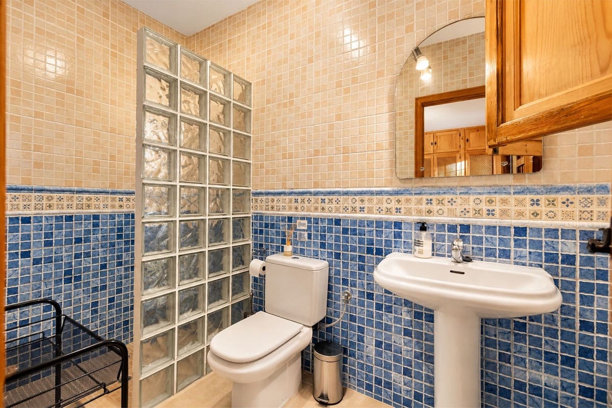 5 slaapkamer Villa te koop in Iznajar met zwembad garage - € 375.000 (Ref: 10175468)