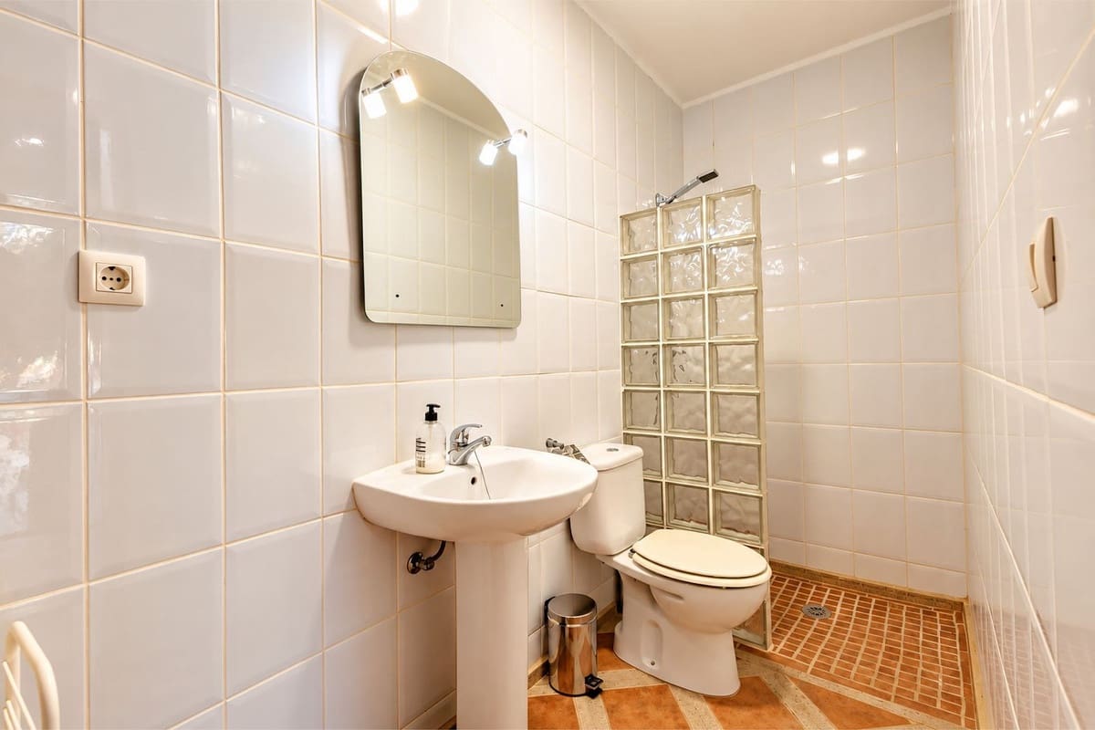 5 slaapkamer Villa te koop in Iznajar met zwembad garage - € 375.000 (Ref: 10175468)