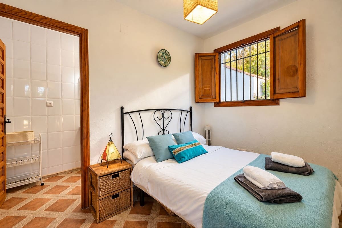 5 slaapkamer Villa te koop in Iznajar met zwembad garage - € 375.000 (Ref: 10175468)