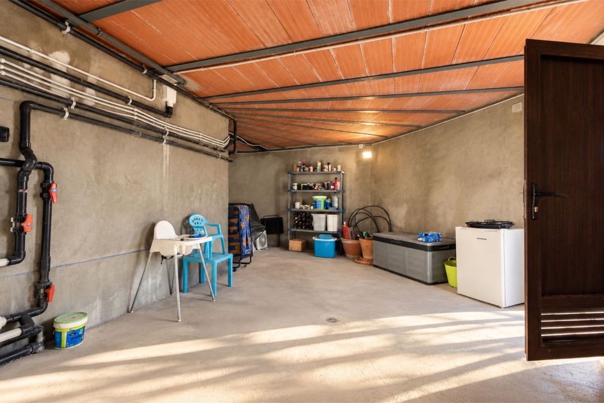 5 slaapkamer Villa te koop in Iznajar met zwembad garage - € 375.000 (Ref: 10175468)