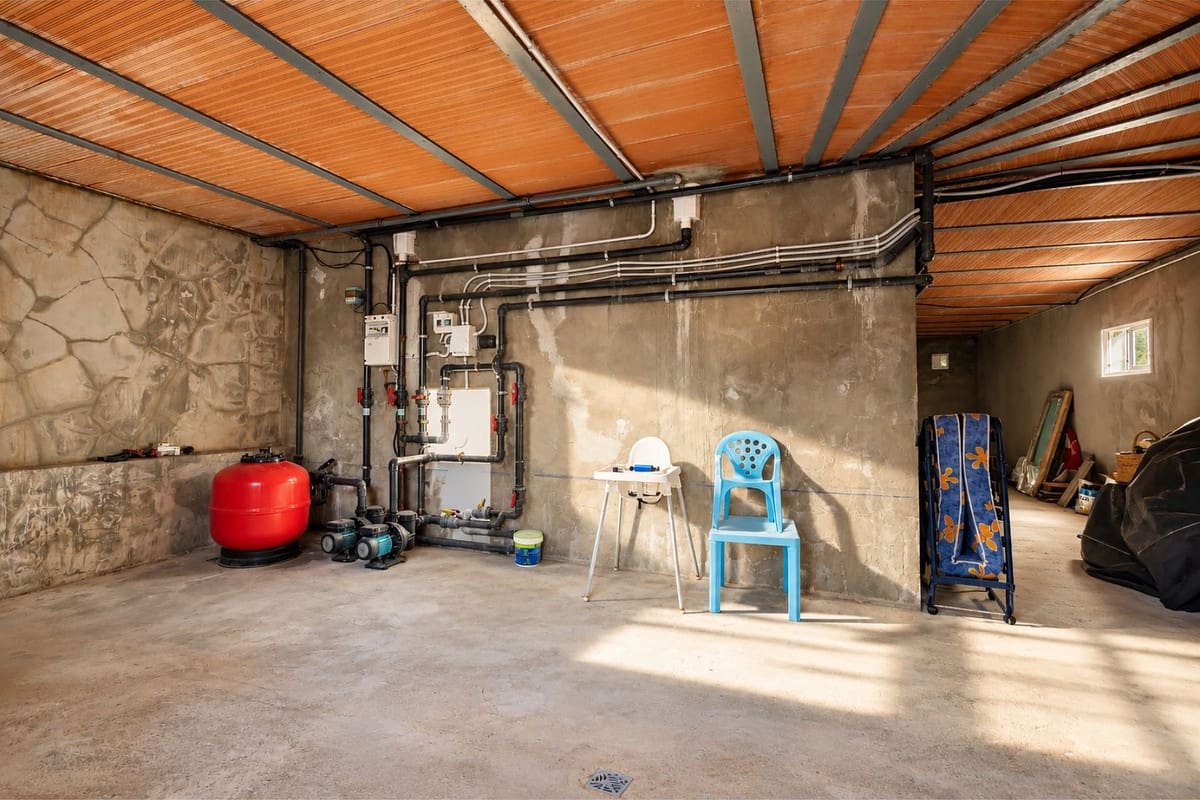 5 slaapkamer Villa te koop in Iznajar met zwembad garage - € 375.000 (Ref: 10175468)
