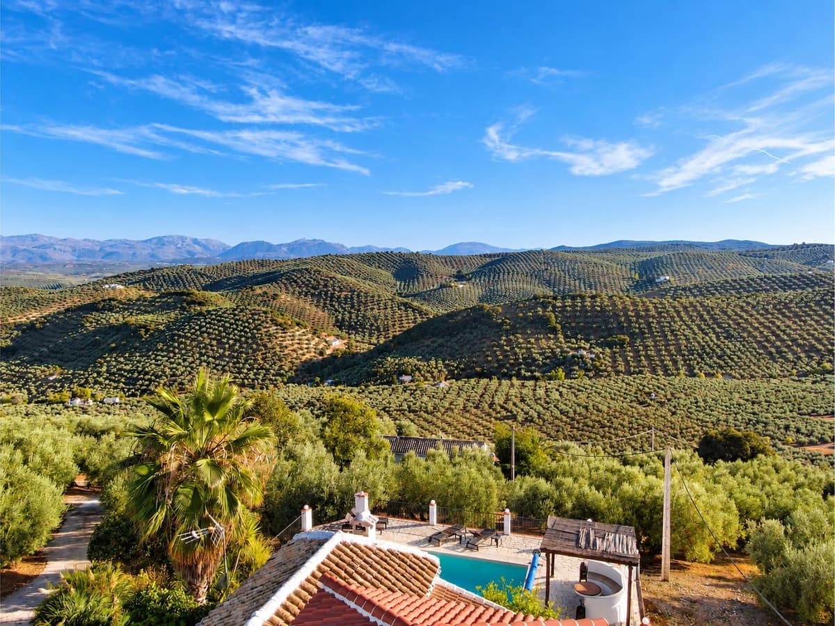 5 slaapkamer Villa te koop in Iznajar met zwembad garage - € 375.000 (Ref: 10175468)