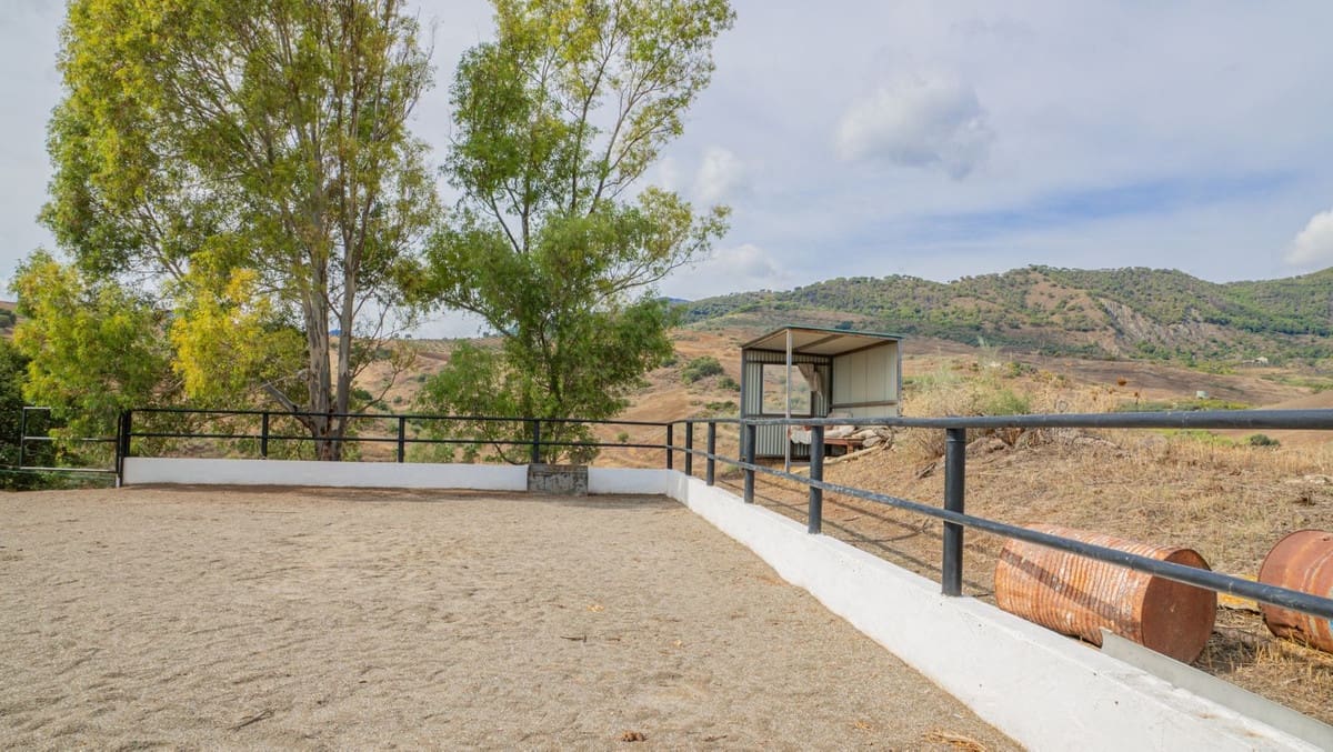 6 chambre Finca/Maison de Campagne à vendre à Alora avec piscine garage - 440 000 € (Ref: 10175469)