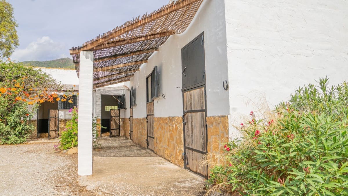 6 chambre Finca/Maison de Campagne à vendre à Alora avec piscine garage - 440 000 € (Ref: 10175469)