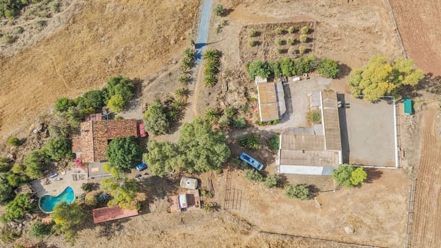 6 chambre Finca/Maison de Campagne à vendre à Alora avec piscine garage - 440 000 € (Ref: 10175469)