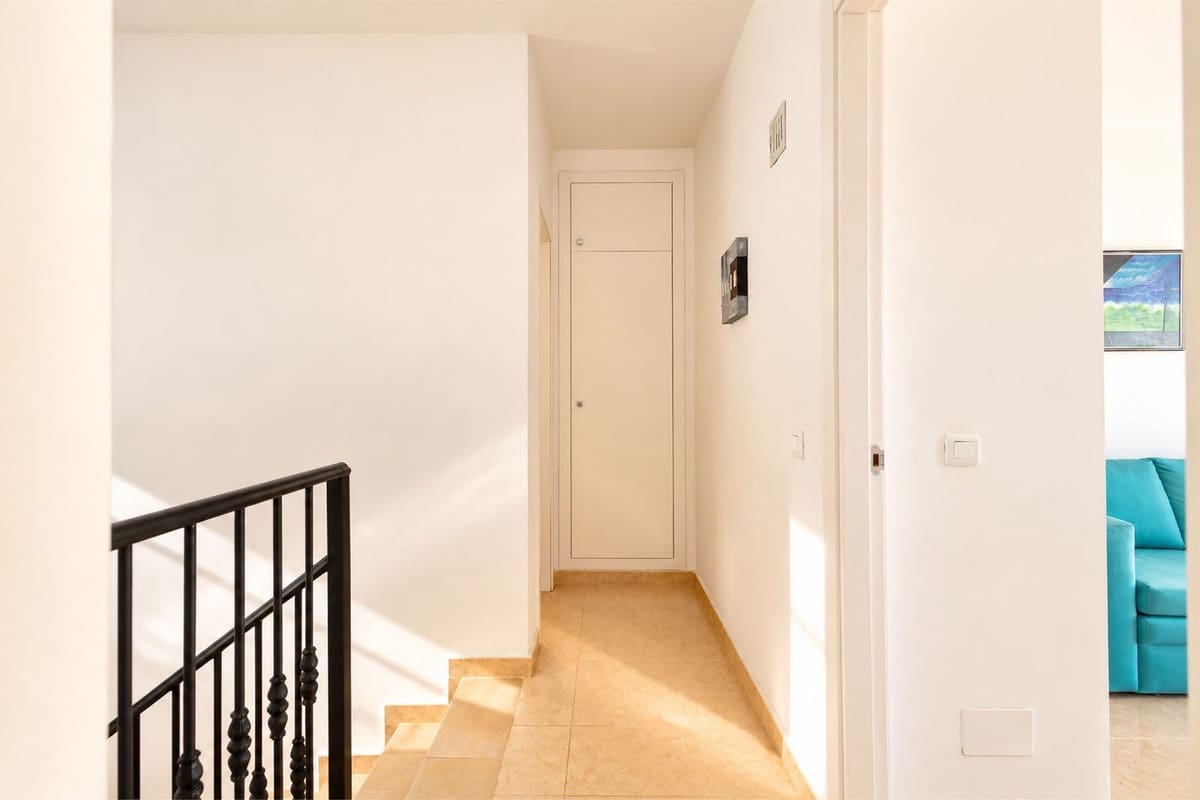 3 slaapkamer Villa te koop in Sayalonga met zwembad garage - € 875.000 (Ref: 10177179)