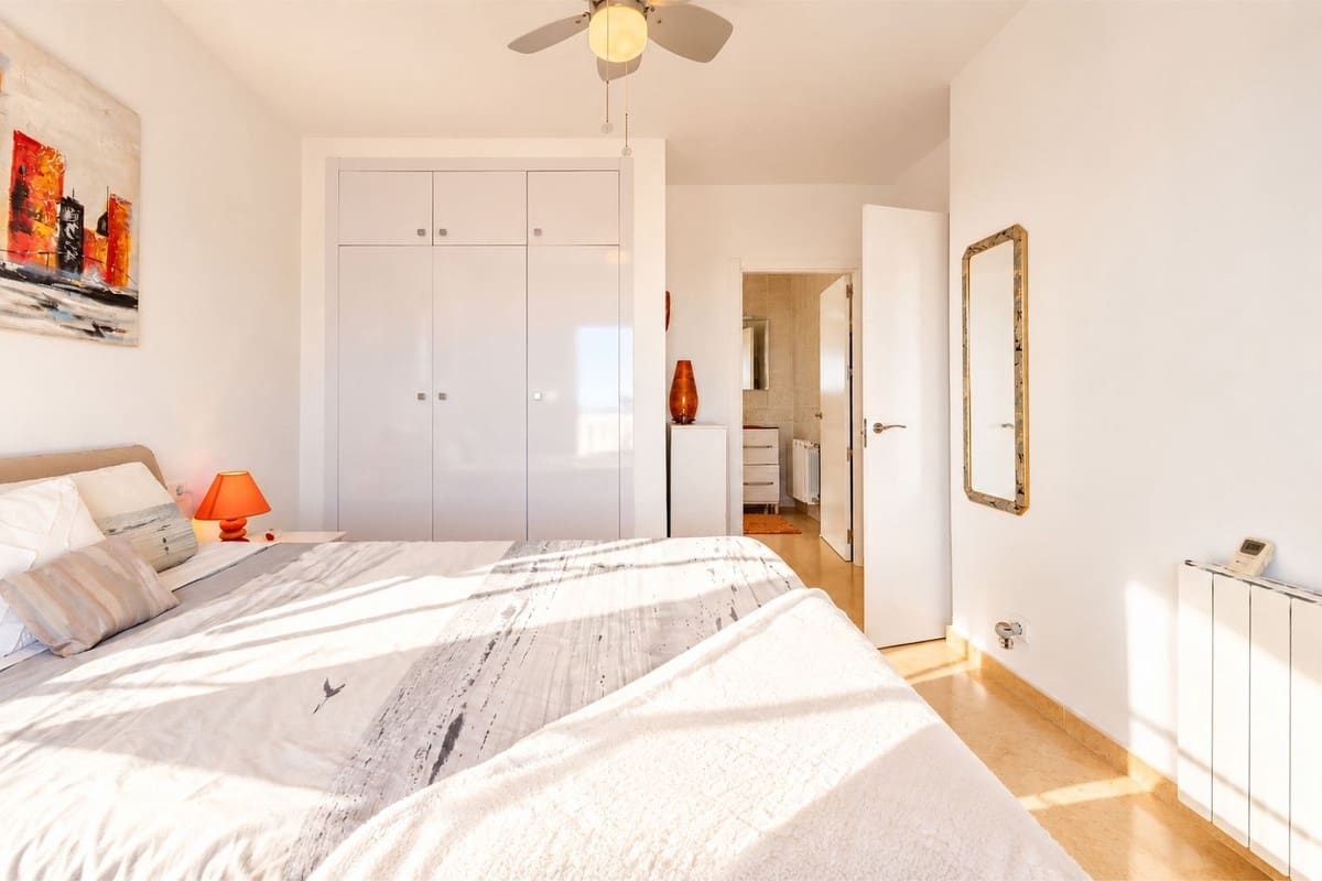 3 slaapkamer Villa te koop in Sayalonga met zwembad garage - € 875.000 (Ref: 10177179)
