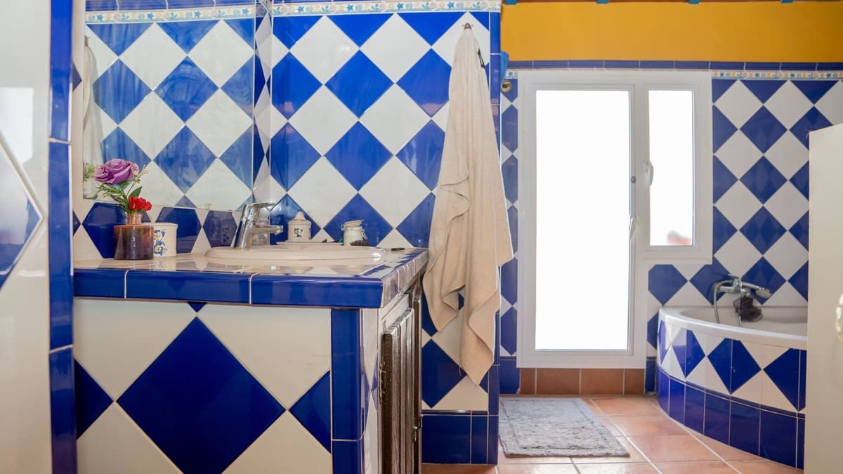 Casa de 3 habitaciones en Alora en venta - 190.000 € (Ref: 10177481)