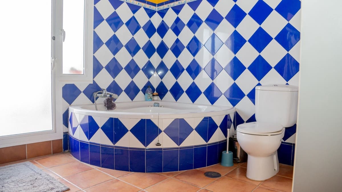 Casa de 3 habitaciones en Alora en venta - 190.000 € (Ref: 10177481)