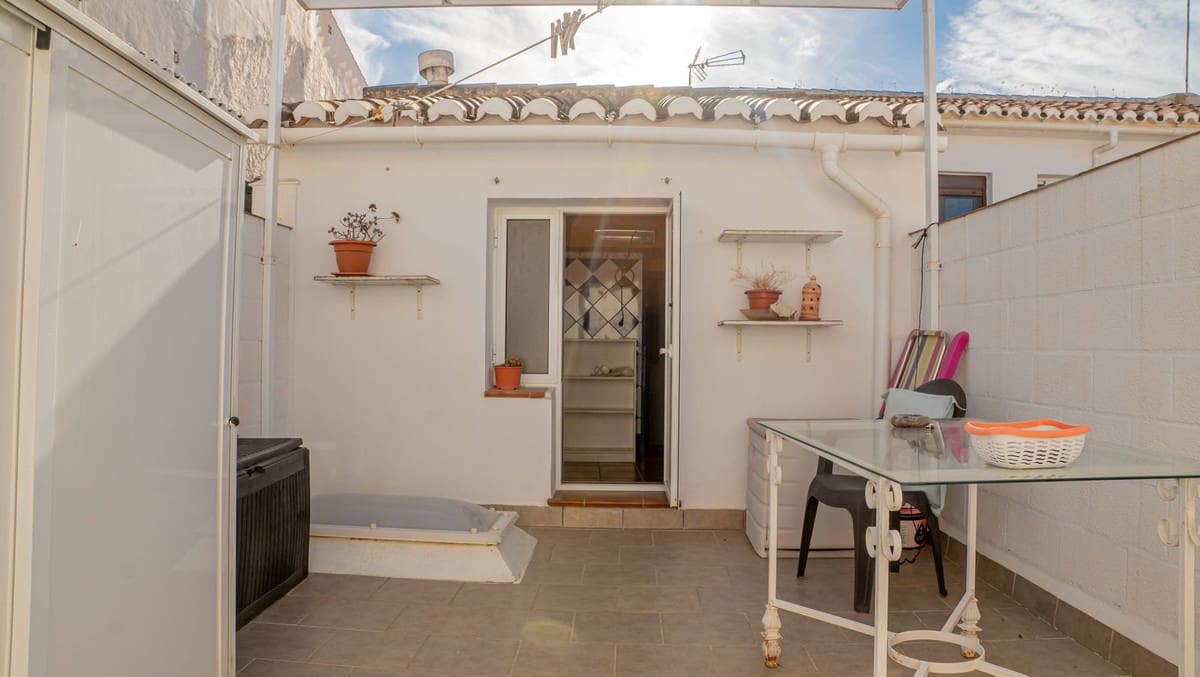 Casa de 3 habitaciones en Alora en venta - 190.000 € (Ref: 10177481)