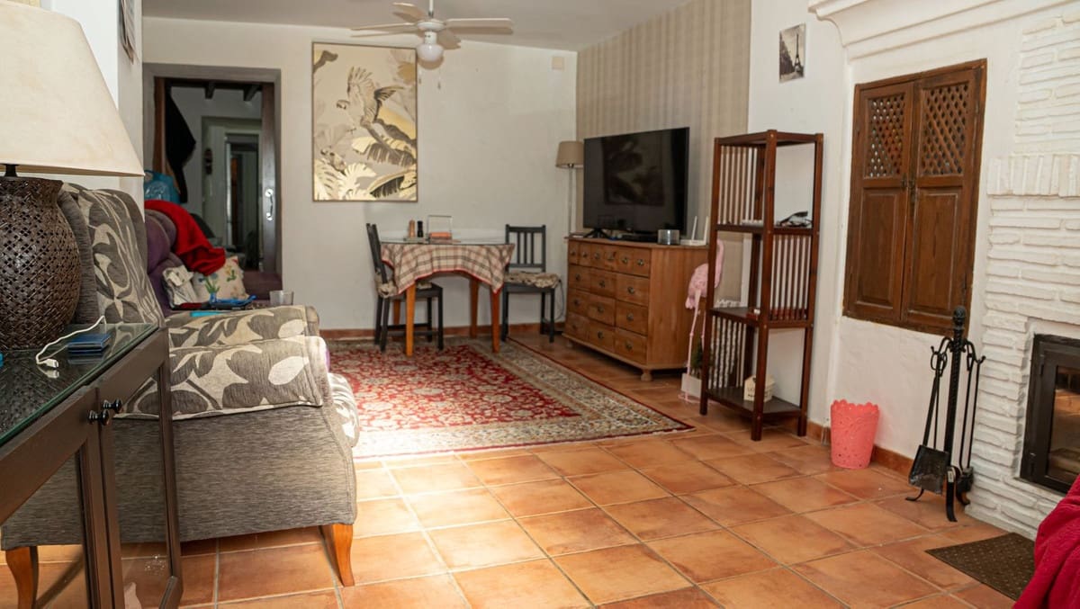 Casa de 3 habitaciones en Alora en venta - 190.000 € (Ref: 10177481)