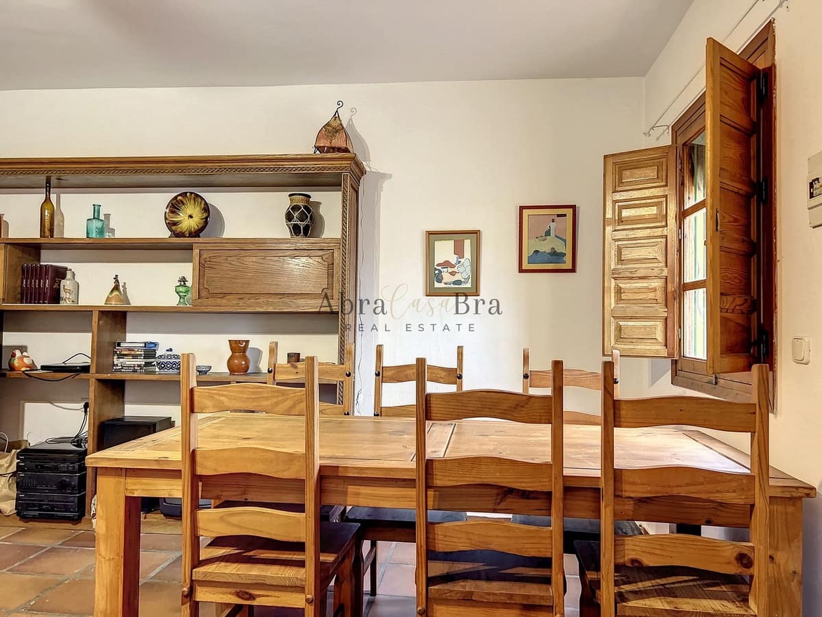 4 slaapkamer Halfvrijstaande villa te koop in Comares met garage - € 250.000 (Ref: 8410136)