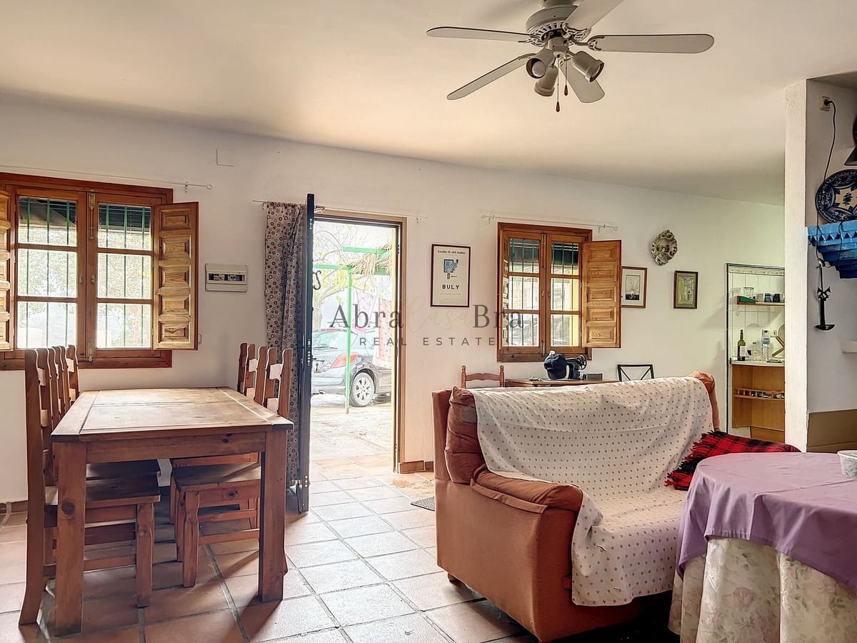 4 slaapkamer Halfvrijstaande villa te koop in Comares met garage - € 250.000 (Ref: 8410136)