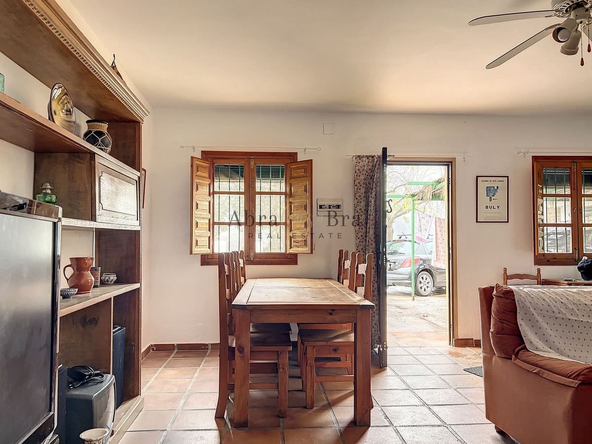 4 slaapkamer Halfvrijstaande villa te koop in Comares met garage - € 250.000 (Ref: 8410136)