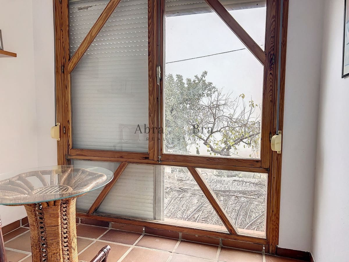 4 slaapkamer Halfvrijstaande villa te koop in Comares met garage - € 250.000 (Ref: 8410136)