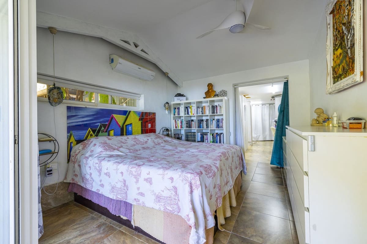 3 sovrum Villa till salu i Arenas med pool garage - 439 000 € (Ref: 8410144)