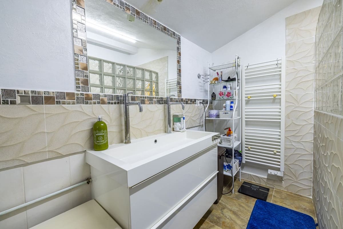 3 sovrum Villa till salu i Arenas med pool garage - 439 000 € (Ref: 8410144)