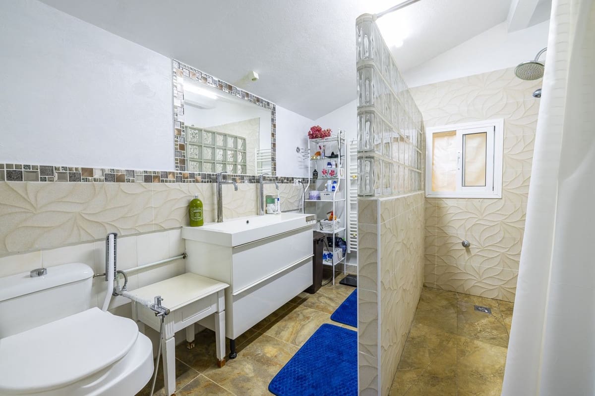 3 sovrum Villa till salu i Arenas med pool garage - 439 000 € (Ref: 8410144)