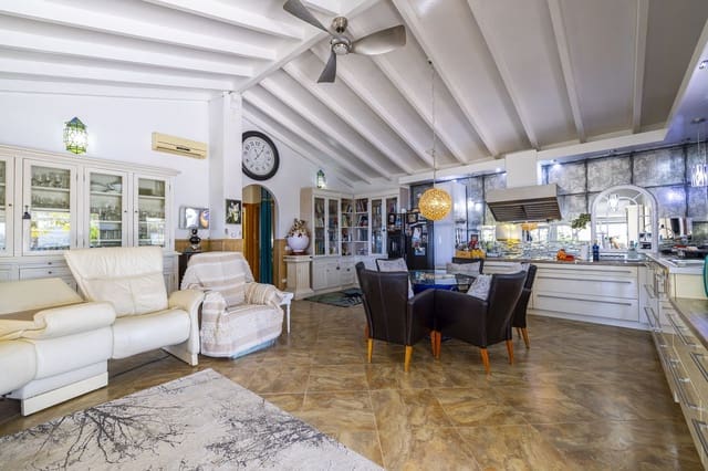 3 soverom Villa til salgs i Arenas med svømmebasseng garasje - € 439 000 (Ref: 8410144)