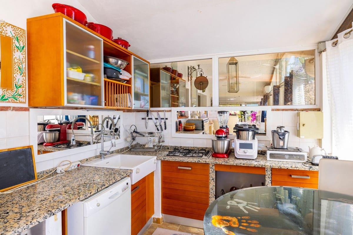 3 sovrum Villa till salu i Arenas med pool garage - 439 000 € (Ref: 8410144)