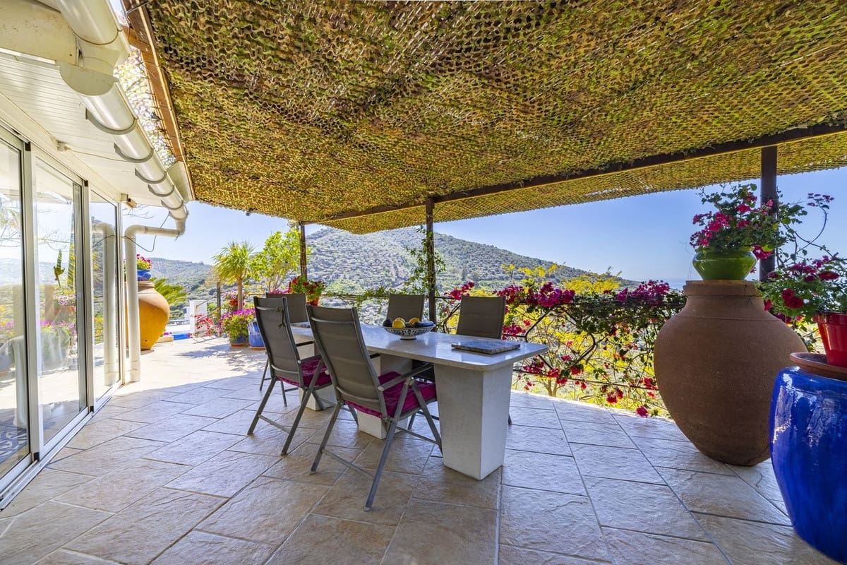 3 sovrum Villa till salu i Arenas med pool garage - 439 000 € (Ref: 8410144)