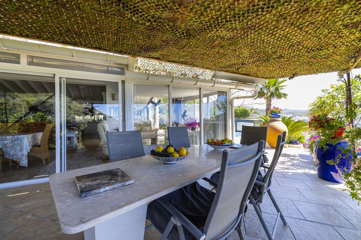 3 sovrum Villa till salu i Arenas med pool garage - 439 000 € (Ref: 8410144)