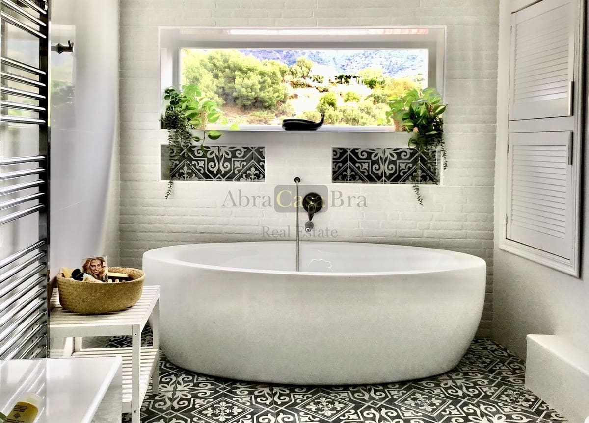 16 bedroom Finca/Country House for sale in Canillas de Albaida with pool garage - € 1,900,000 (Ref: 8410147)