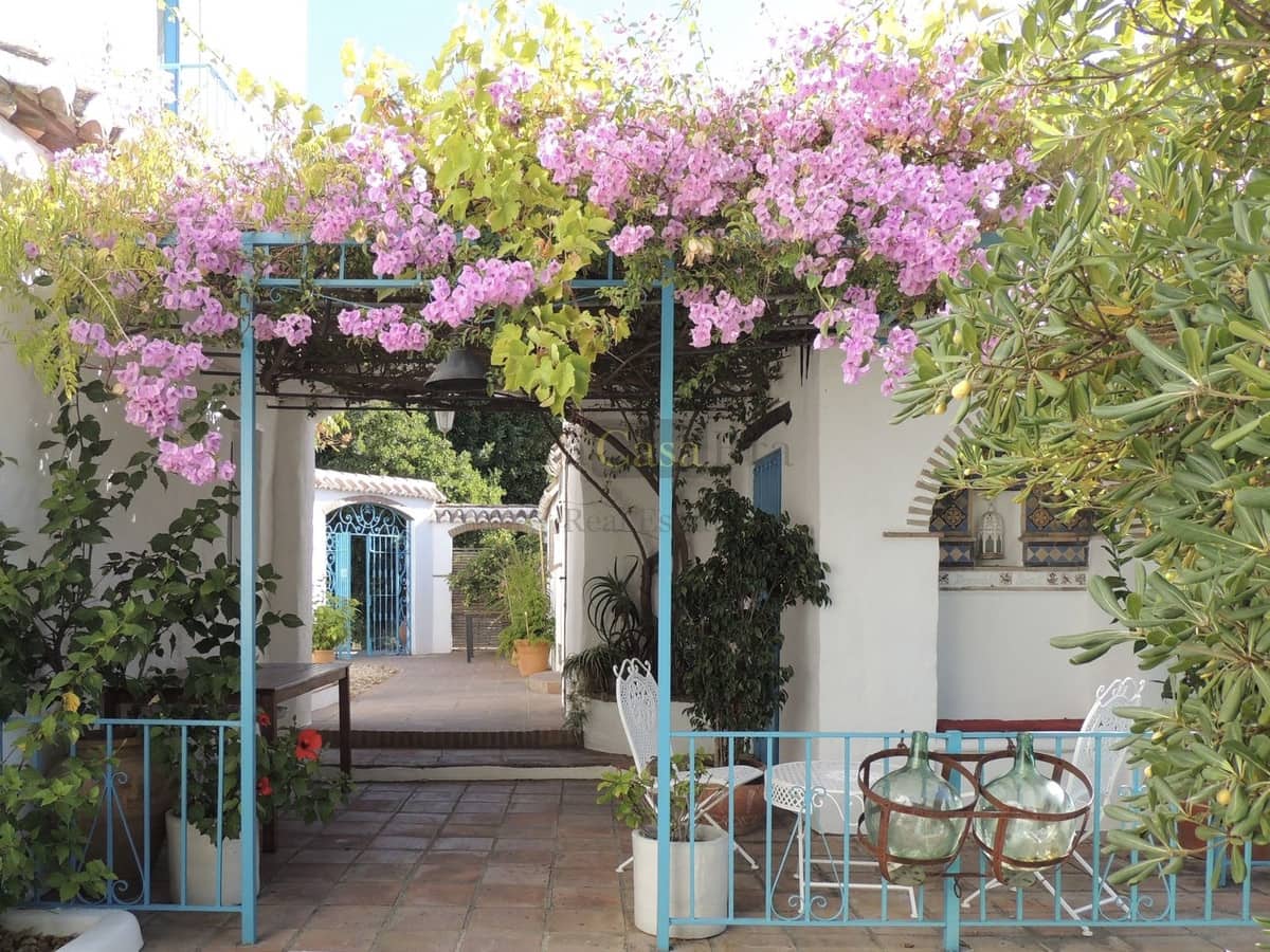 16 bedroom Finca/Country House for sale in Canillas de Albaida with pool garage - € 1,900,000 (Ref: 8410147)